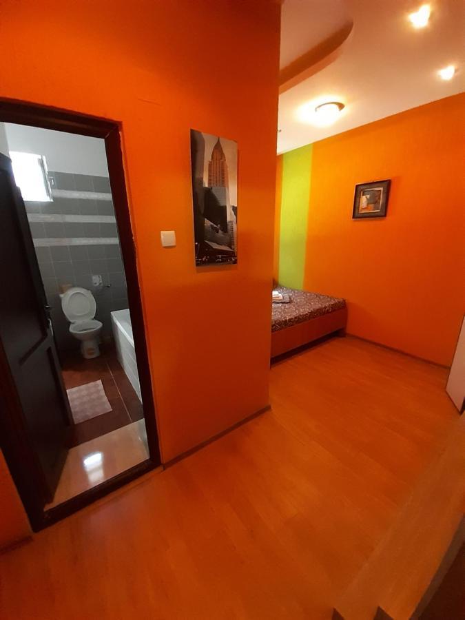 Cameră de familie cu baie privată